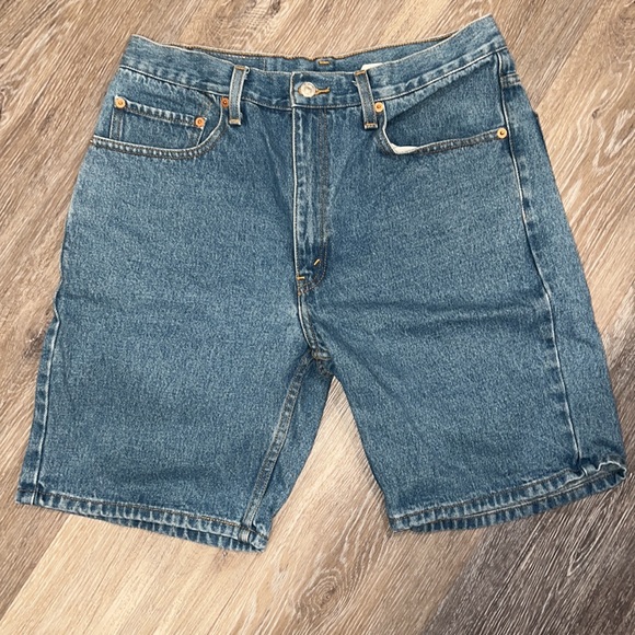 Levi’s 505 Relaxed Fit Jean Shorts - Picture 4 of 7